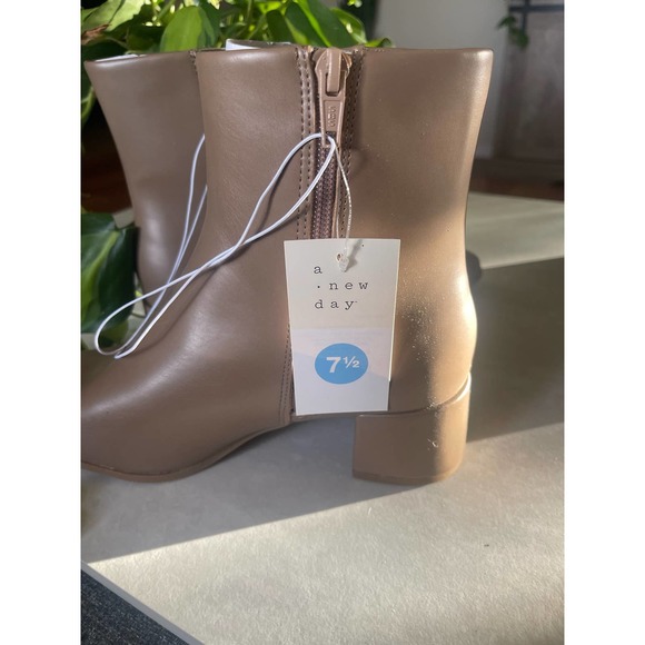 NWT A New Day Women’s 7.5 Taupe Delilah Ankle Boots-Booties - Picture 5 of 6